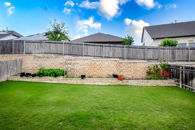 Building Photo - 2921 Zelma Dr
