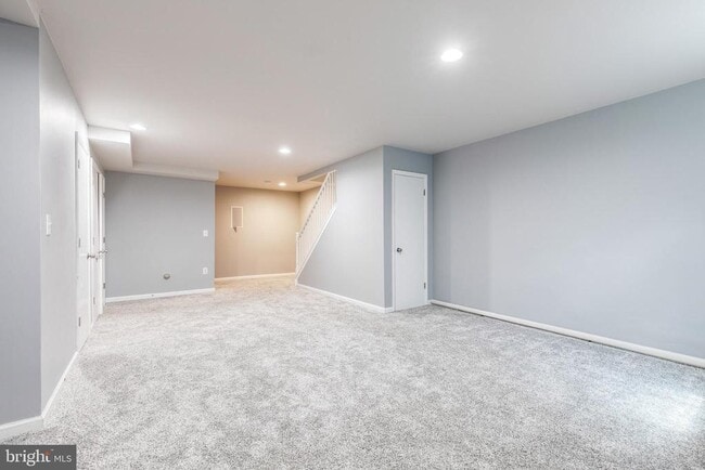 Building Photo - 1669 Yorktown Ct