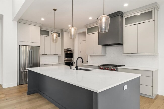 Building Photo - 7786 W Diamond Lk Dr