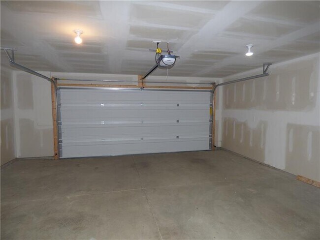 Building Photo - 105 Gress Rd