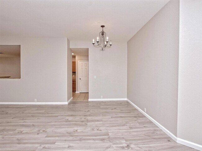 Building Photo - 2300 Amy Lynn Ln