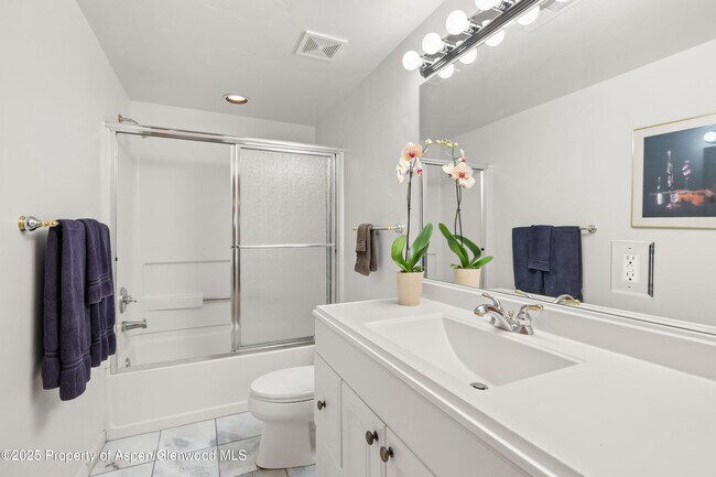 Building Photo - 7 Buckskin Ct