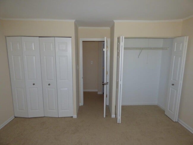 Building Photo - 1519 N Windsor Dr