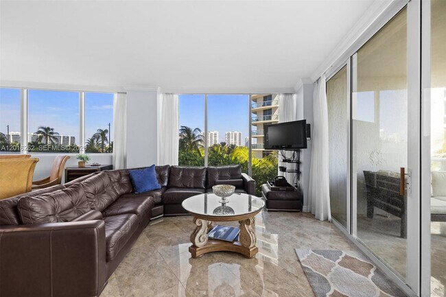 Building Photo - 18671 Collins Ave