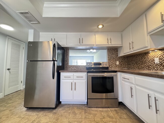 Building Photo - 4500 N Flagler Dr