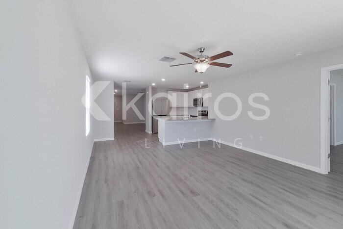 Building Photo - 8611 SW 44th Ct