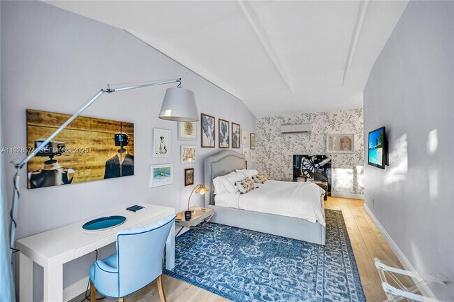 Building Photo - 607 Melaleuca Ln