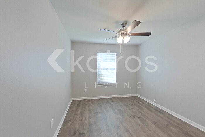 Building Photo - 417 Mango Dr