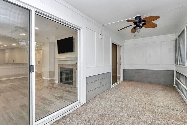 Building Photo - Bright 2BD/2BA Tennis Villa at Lake Norman!