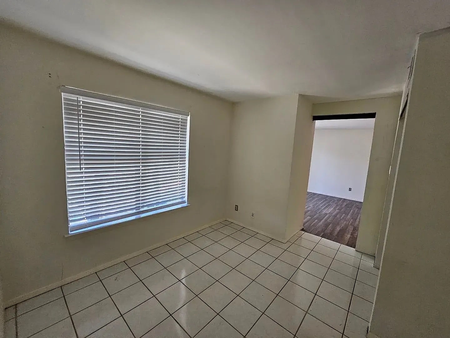 Building Photo - Room in Condo on Skillman St