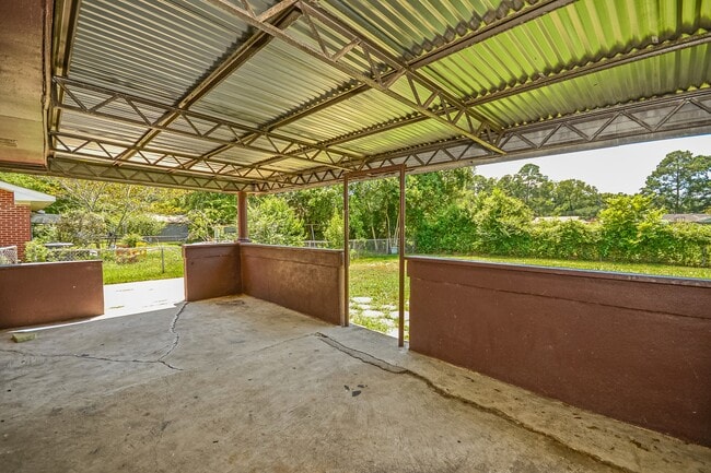 Building Photo - 4244 Sunshine Dr