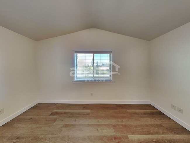 Building Photo - 524 N Horns Corner Dr