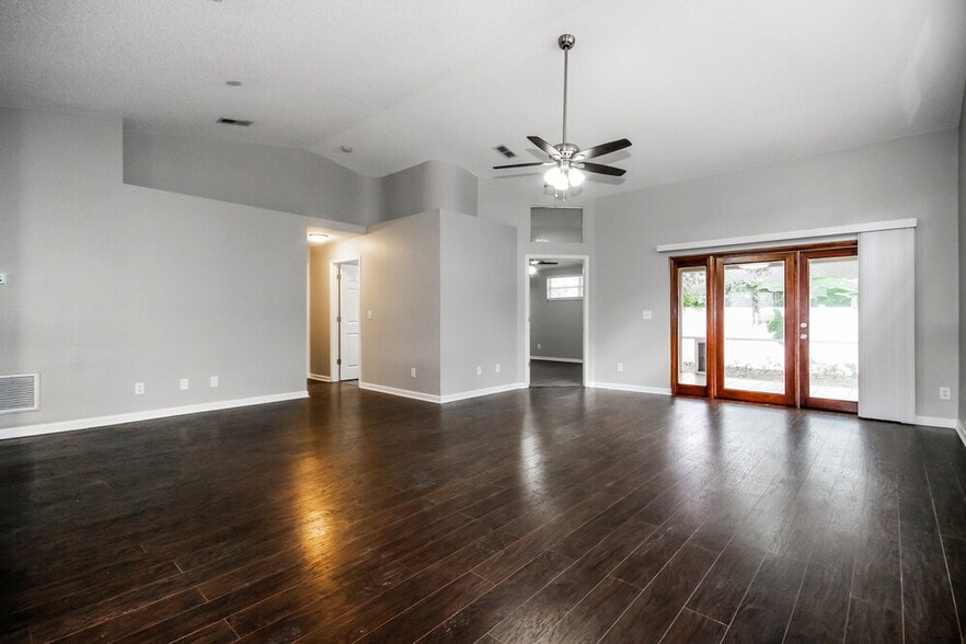 Building Photo - 4022 Fontana Pl