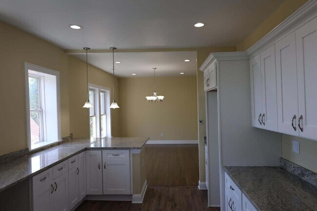 Building Photo - 4329 Baring Ave