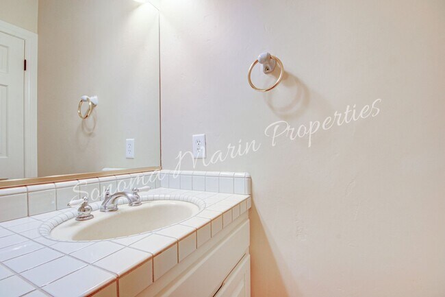 Building Photo - 4626 Bennett View Dr