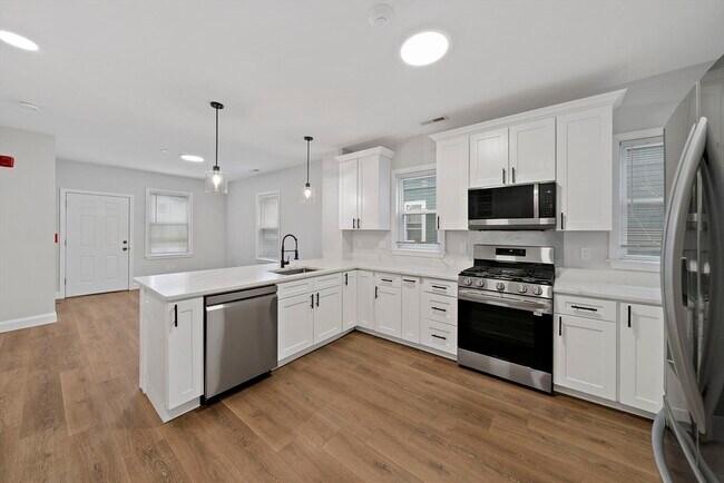 Building Photo - 22 Madison Ave