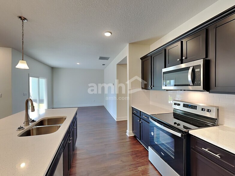 Building Photo - 10717 Coleman Rd