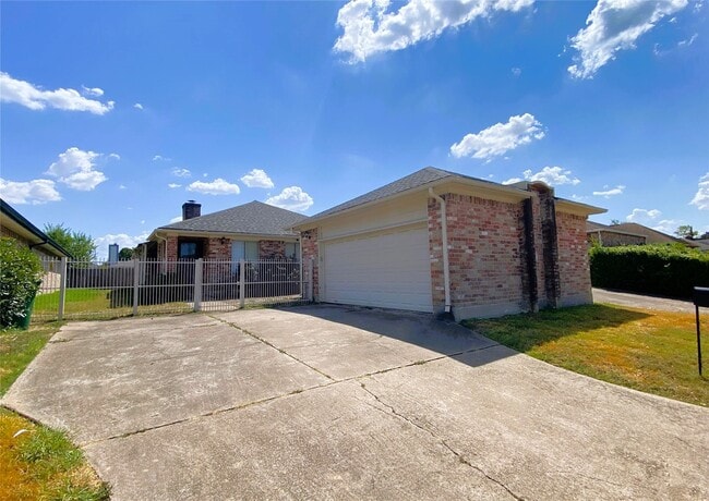 Building Photo - 9515 Hendon Ln