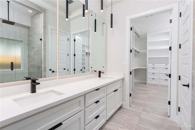 Building Photo - 37 N 24th St