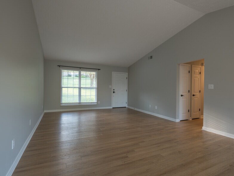 Building Photo - 11328 Snyder Rd