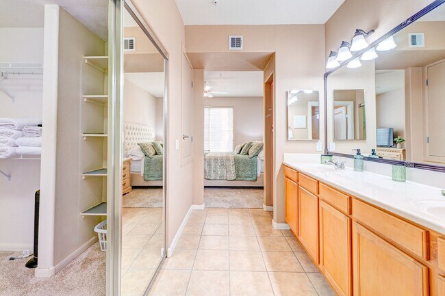 Building Photo - Furnished Retreat in Scottsdale