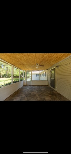 Building Photo - 6065 Val Del Rd