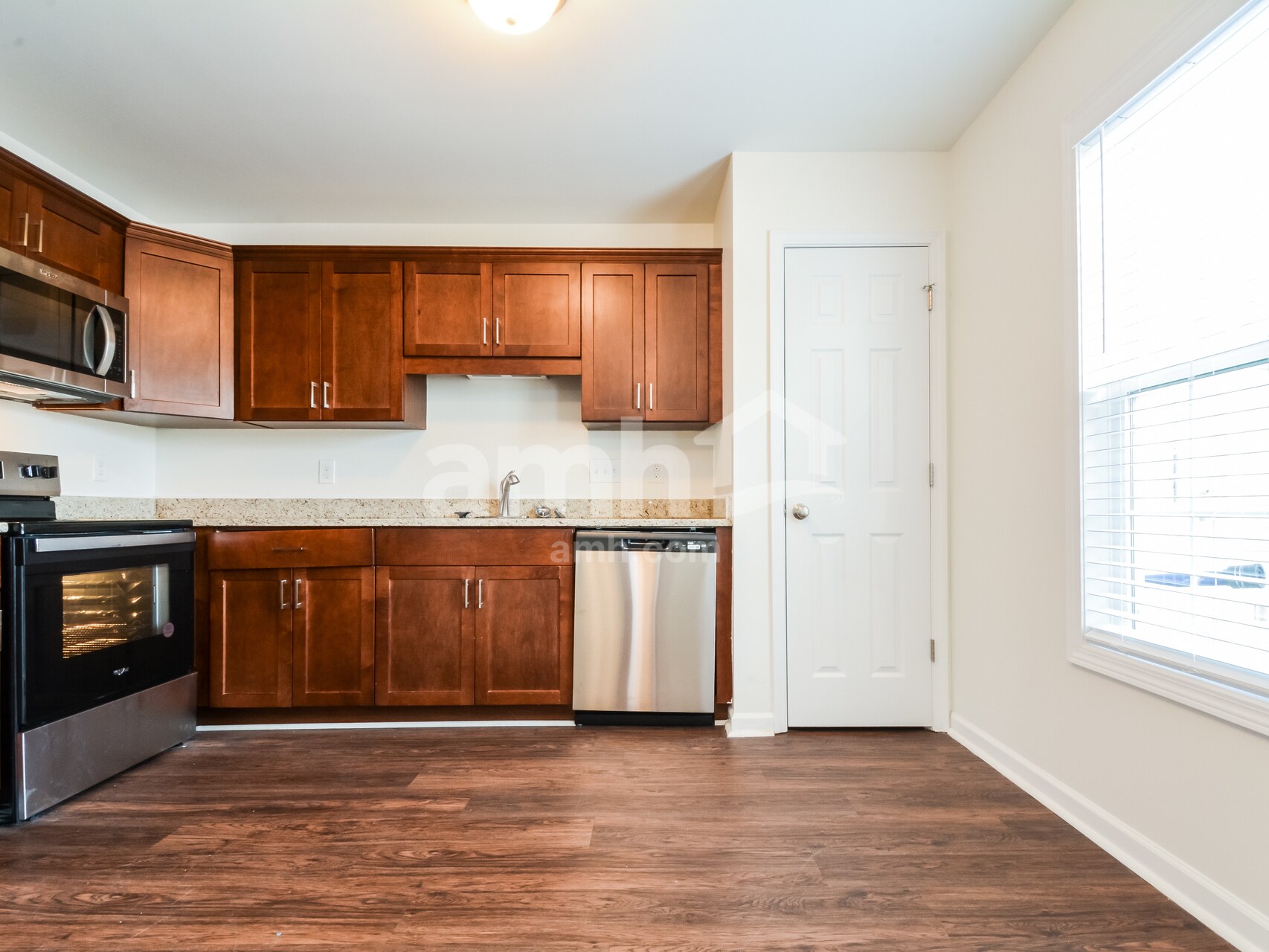 Building Photo - 75 Wolf Creek Ln