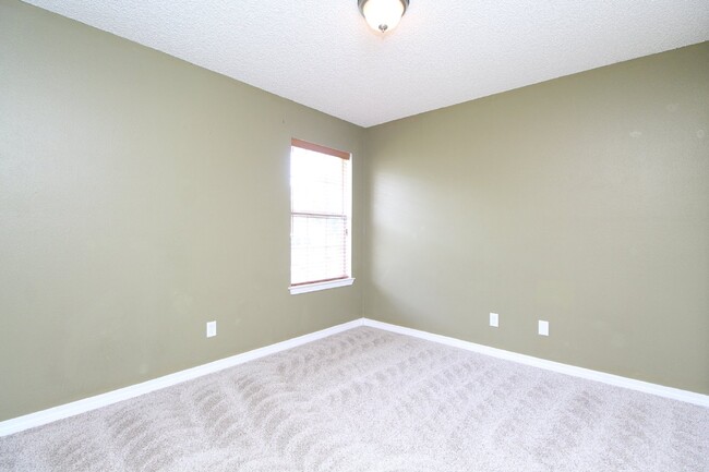 Building Photo - Executive 3-Bedroom Brick Home with Florid...