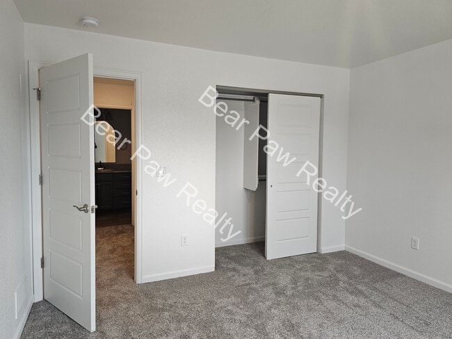 Building Photo - 901 Sonata Lane