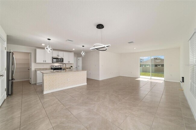 Building Photo - 8741 SW 45th Ct