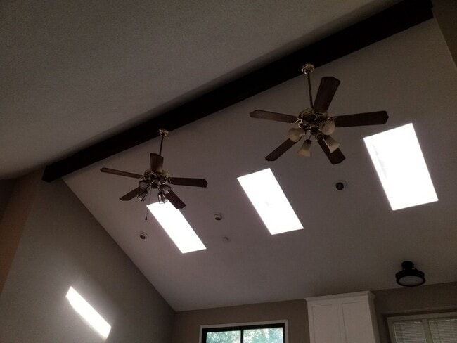 Building Photo - Coming Soon – Beautifully Renovated 4-Bedroom Home in Blue Springs!