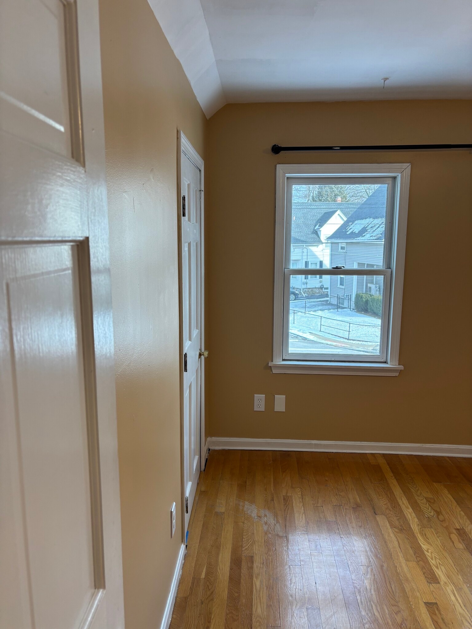 Building Photo - 246 Shaw St