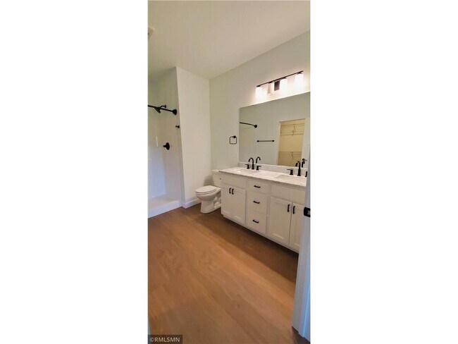 Building Photo - 1229-1231 Wisteria Ln