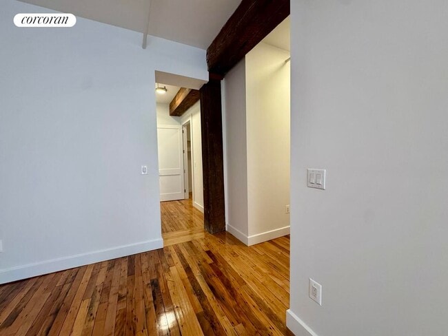 Building Photo - 275 Conover St