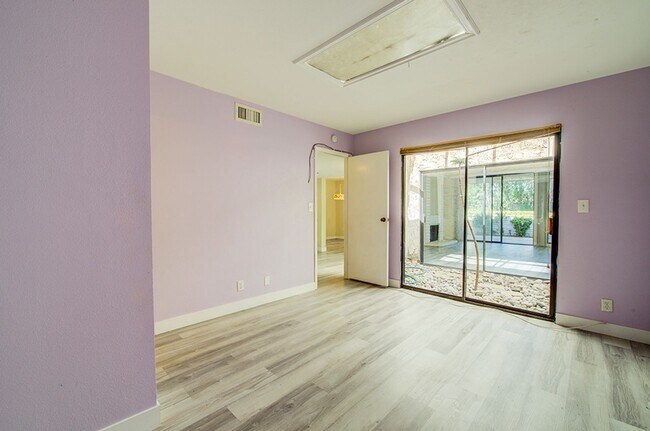 Building Photo - 2574 Pera Cir