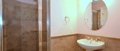 Building Photo - 28 Della Dr