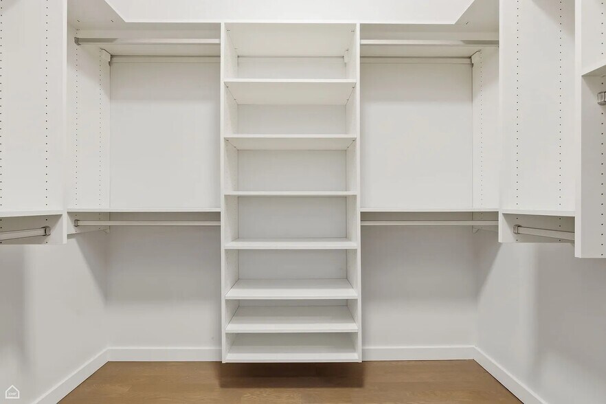 Building Photo - 2034 W Grand Ave