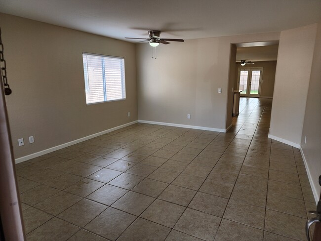 Building Photo - 11631 W Brown St