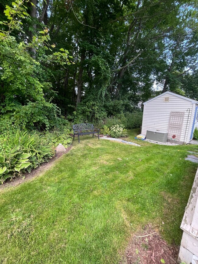 Building Photo - 47 Rest View Ln