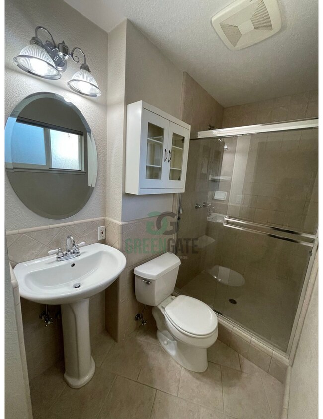 Building Photo - 533 Arrowhead Ct