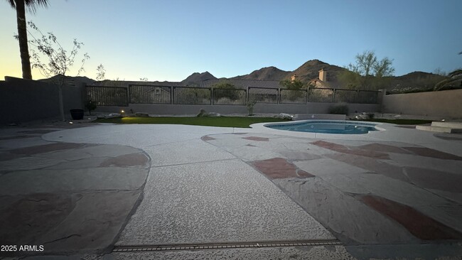 Building Photo - 13980 E Kalil Dr
