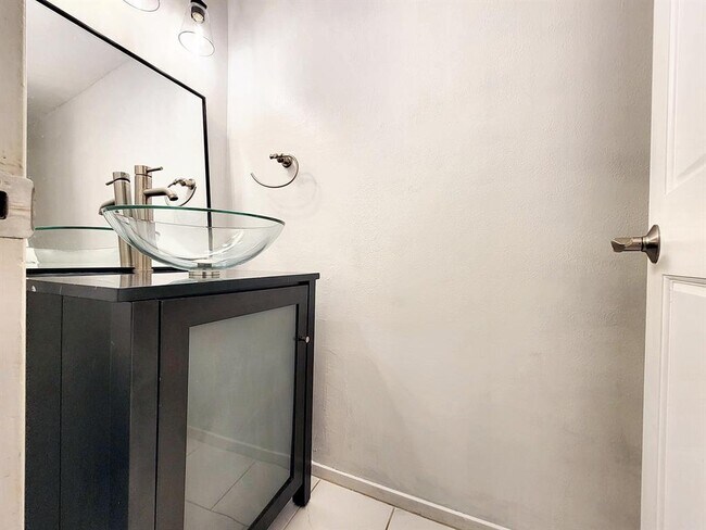 Building Photo - 9503 Quail Village Ln