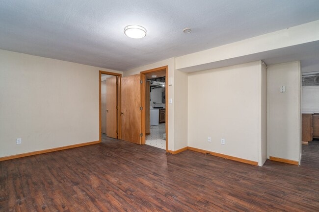 Building Photo - Single Family Home - Located Near Campus
