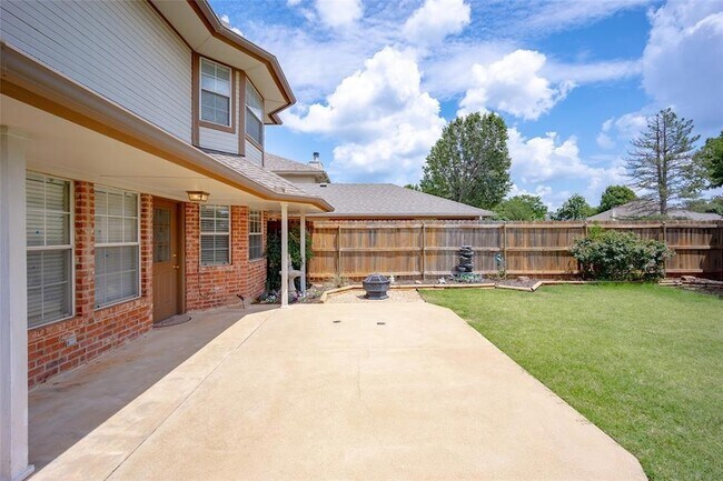 Building Photo - 336 Lariat Cir