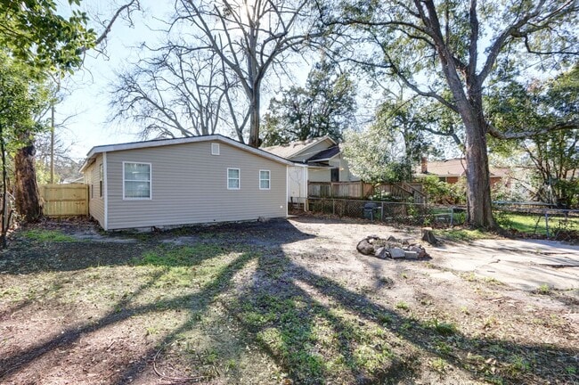 Building Photo - Renovated Single Family - Three Bedroom, Two Bathroom