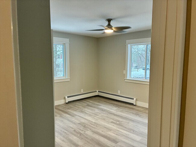 Building Photo - 8507 Maple St