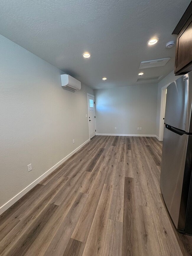 Building Photo - 1 Bedroom, 1 Bath in Central Point