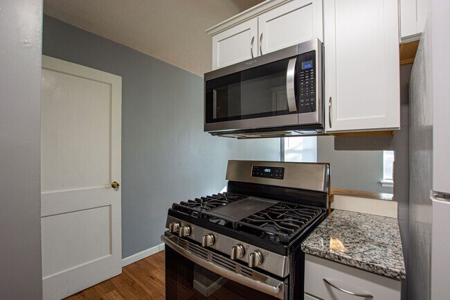 Building Photo - 62-63 Country Club Rd.