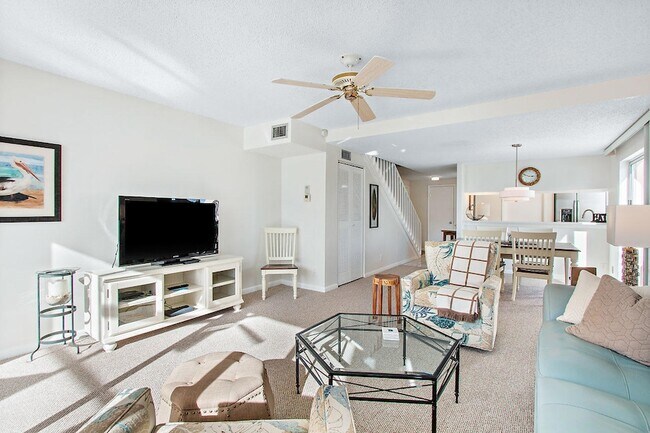 Building Photo - 353 S US Hwy 1