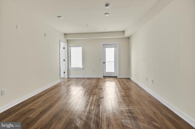 Building Photo - 2401 Frankford Ave